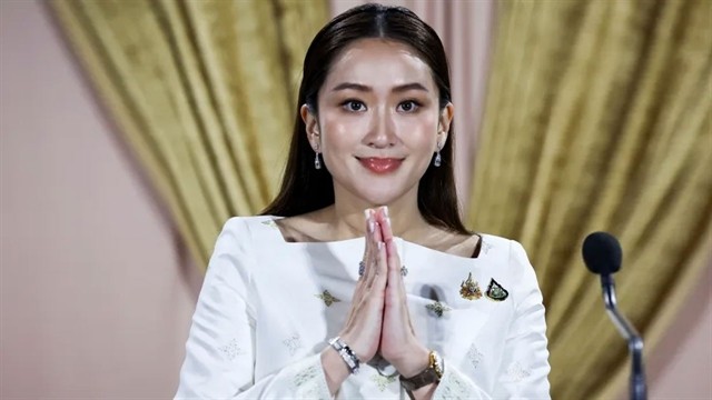 থাইল্যান্ডে প্রধানমন্ত্রিত্ব হারিয়ে সংস্কৃতিমন্ত্রী হলেন পেতংতার্ন সিনাওয়াত্রা